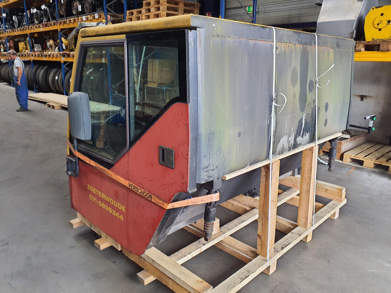 Liebherr LTM 1060-2 drivers cabin - Cabine pour Grue: photos 4 Liebherr LTM 1060-2 drivers cabin - Cabine pour Grue: photos 4