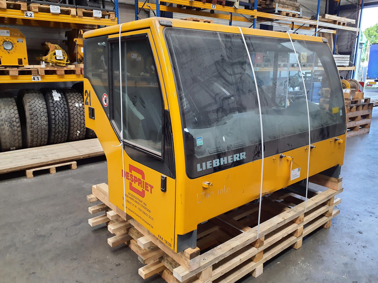Liebherr LTM 1060-2 lower cabin - Cabine pour Grue mobile: photos 3 Liebherr LTM 1060-2 lower cabin - Cabine pour Grue mobile: photos 3