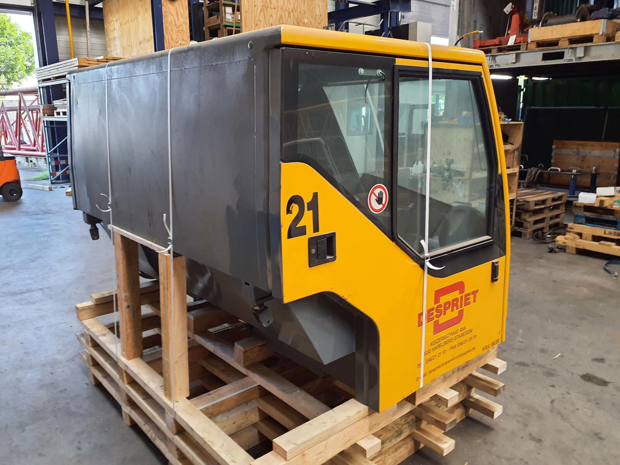 Liebherr LTM 1060-2 lower cabin - Cabine pour Grue mobile: photos 4 Liebherr LTM 1060-2 lower cabin - Cabine pour Grue mobile: photos 4