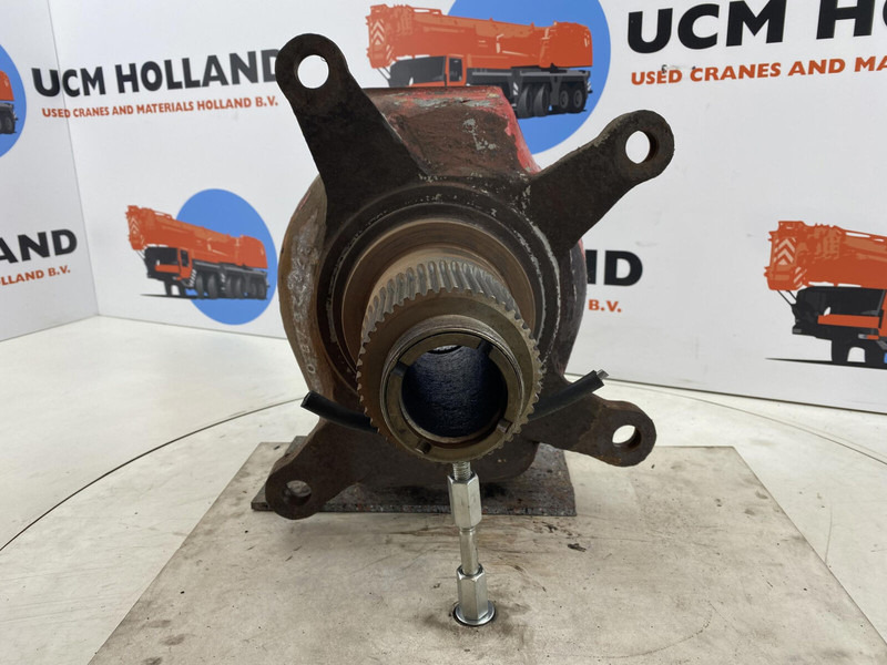Liebherr LTM 1060 Steering knuckle axle 1 and 2 - Fusée d'essieu pour Grue: photos 2 Liebherr LTM 1060 Steering knuckle axle 1 and 2 - Fusée d'essieu pour Grue: photos 2