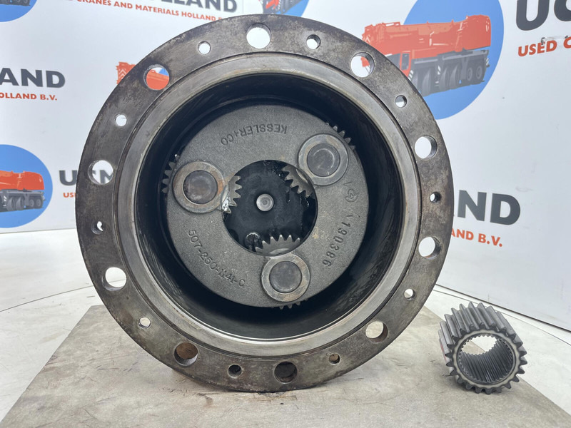 Liebherr LTM 1060 planetary gear 22-25-74-38-3pl-H135-46 - Suspension pour Grue: photos 4 Liebherr LTM 1060 planetary gear 22-25-74-38-3pl-H135-46 - Suspension pour Grue: photos 4