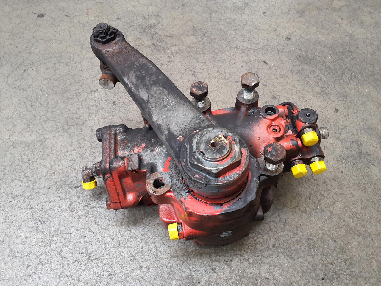 Liebherr LTM 1070-4.1 steering gear - Boîtier de direction pour Grue mobile: photos 1 Liebherr LTM 1070-4.1 steering gear - Boîtier de direction pour Grue mobile: photos 1