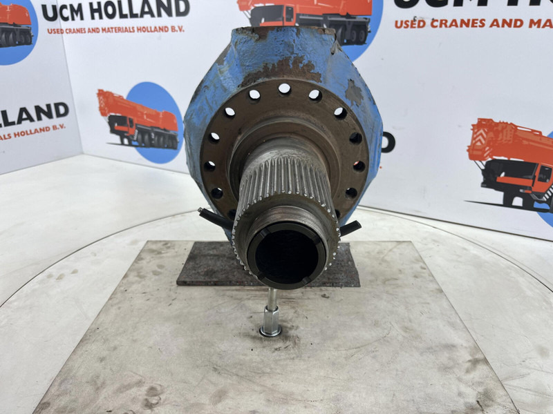 Liebherr LTM 1070 Steering knuckle 16 holes axle 4 - Fusée d'essieu pour Grue: photos 2 Liebherr LTM 1070 Steering knuckle 16 holes axle 4 - Fusée d'essieu pour Grue: photos 2