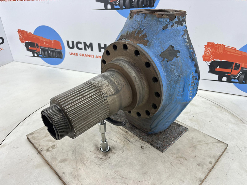 Liebherr LTM 1070 Steering knuckle 16 holes axle 4 - Fusée d'essieu pour Grue: photos 1 Liebherr LTM 1070 Steering knuckle 16 holes axle 4 - Fusée d'essieu pour Grue: photos 1