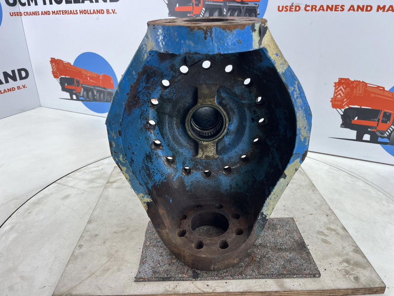 Liebherr LTM 1070 Steering knuckle 16 holes axle 4 - Fusée d'essieu pour Grue: photos 5 Liebherr LTM 1070 Steering knuckle 16 holes axle 4 - Fusée d'essieu pour Grue: photos 5