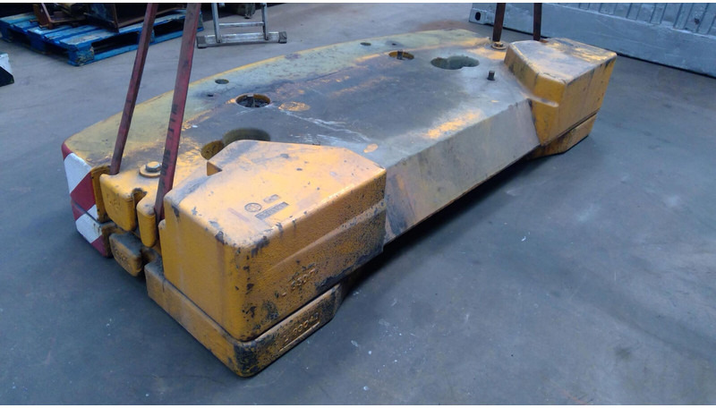 Liebherr LTM 1080-1 counterweight 5,8 ton - Contrepoids pour Engins de chantier: photos 3 Liebherr LTM 1080-1 counterweight 5,8 ton - Contrepoids pour Engins de chantier: photos 3