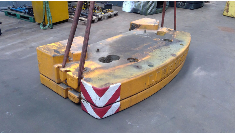 Liebherr LTM 1080-1 counterweight 5,8 ton - Contrepoids pour Engins de chantier: photos 2 Liebherr LTM 1080-1 counterweight 5,8 ton - Contrepoids pour Engins de chantier: photos 2
