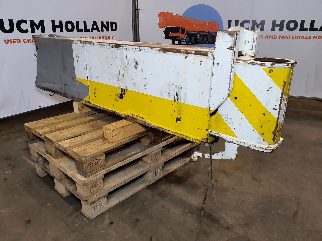 Liebherr LTM 1090-2 outrigger beam rear - Suspension pour Grue: photos 1 Liebherr LTM 1090-2 outrigger beam rear - Suspension pour Grue: photos 1
