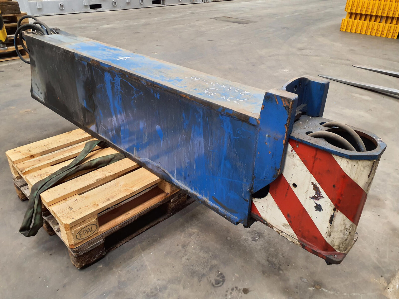 Liebherr LTM 1090-2 sliding beam with sliding cylinder - Suspension pour Grue mobile: photos 1 Liebherr LTM 1090-2 sliding beam with sliding cylinder - Suspension pour Grue mobile: photos 1