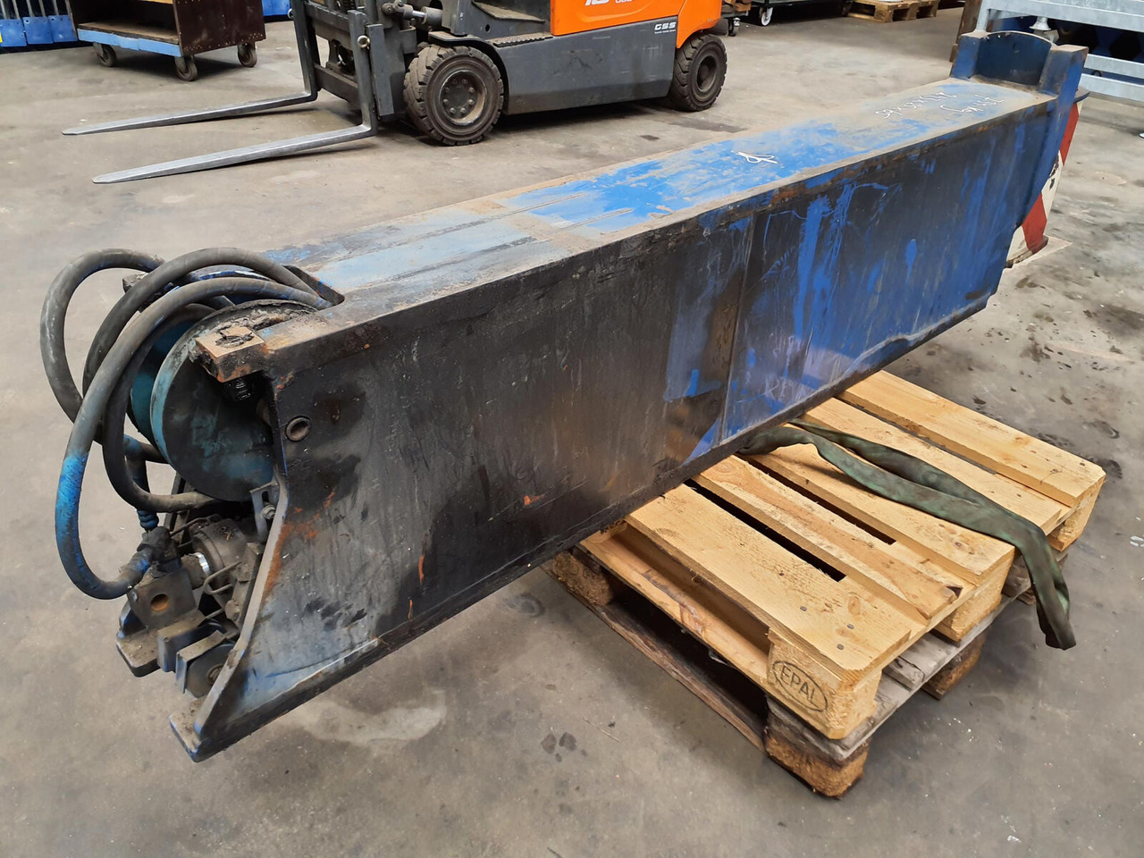 Liebherr LTM 1090-2 sliding beam with sliding cylinder - Suspension pour Grue mobile: photos 3 Liebherr LTM 1090-2 sliding beam with sliding cylinder - Suspension pour Grue mobile: photos 3