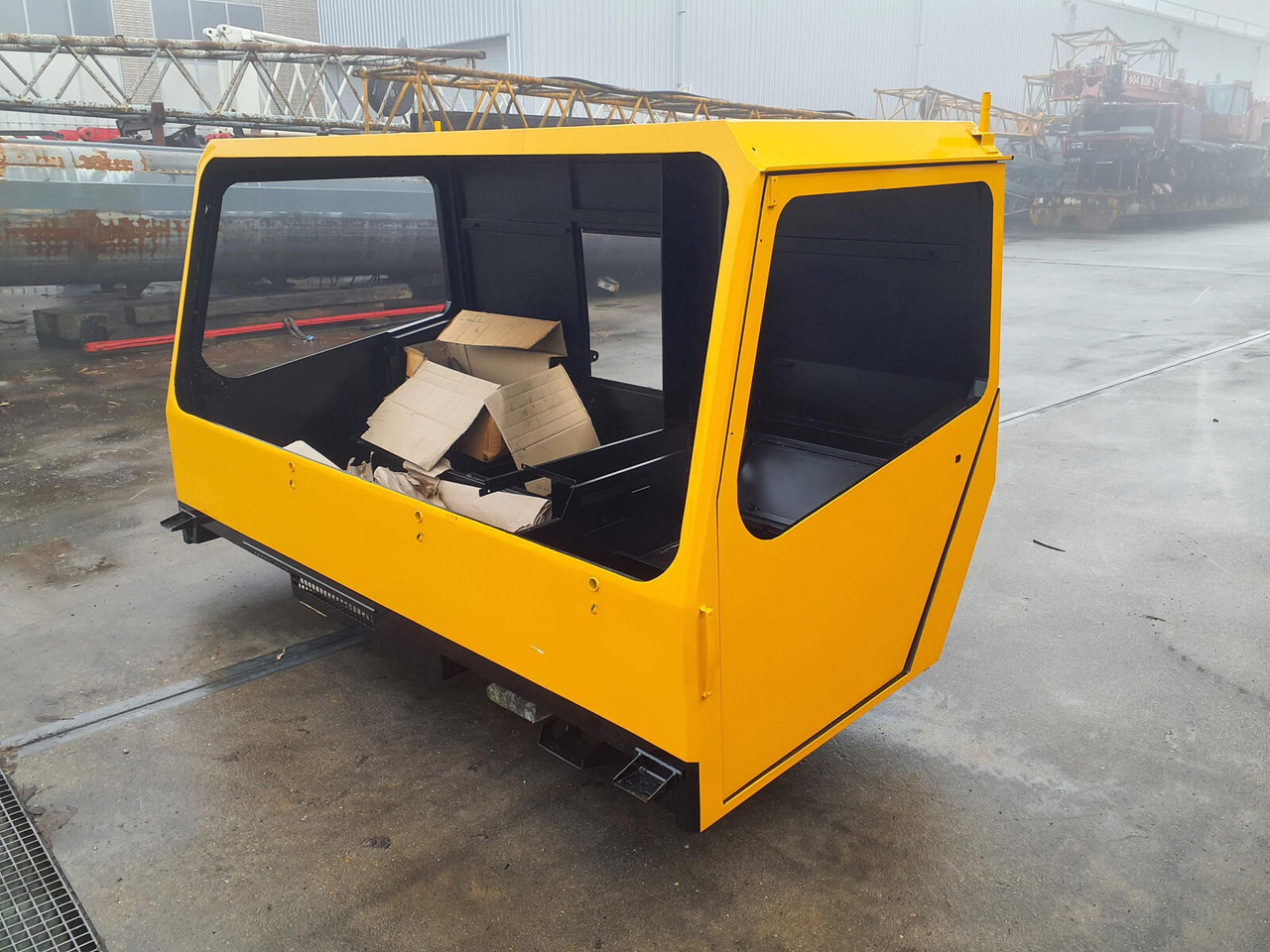 Liebherr LTM 1090 drivers cabin - Cabine pour Grue mobile: photos 1 Liebherr LTM 1090 drivers cabin - Cabine pour Grue mobile: photos 1