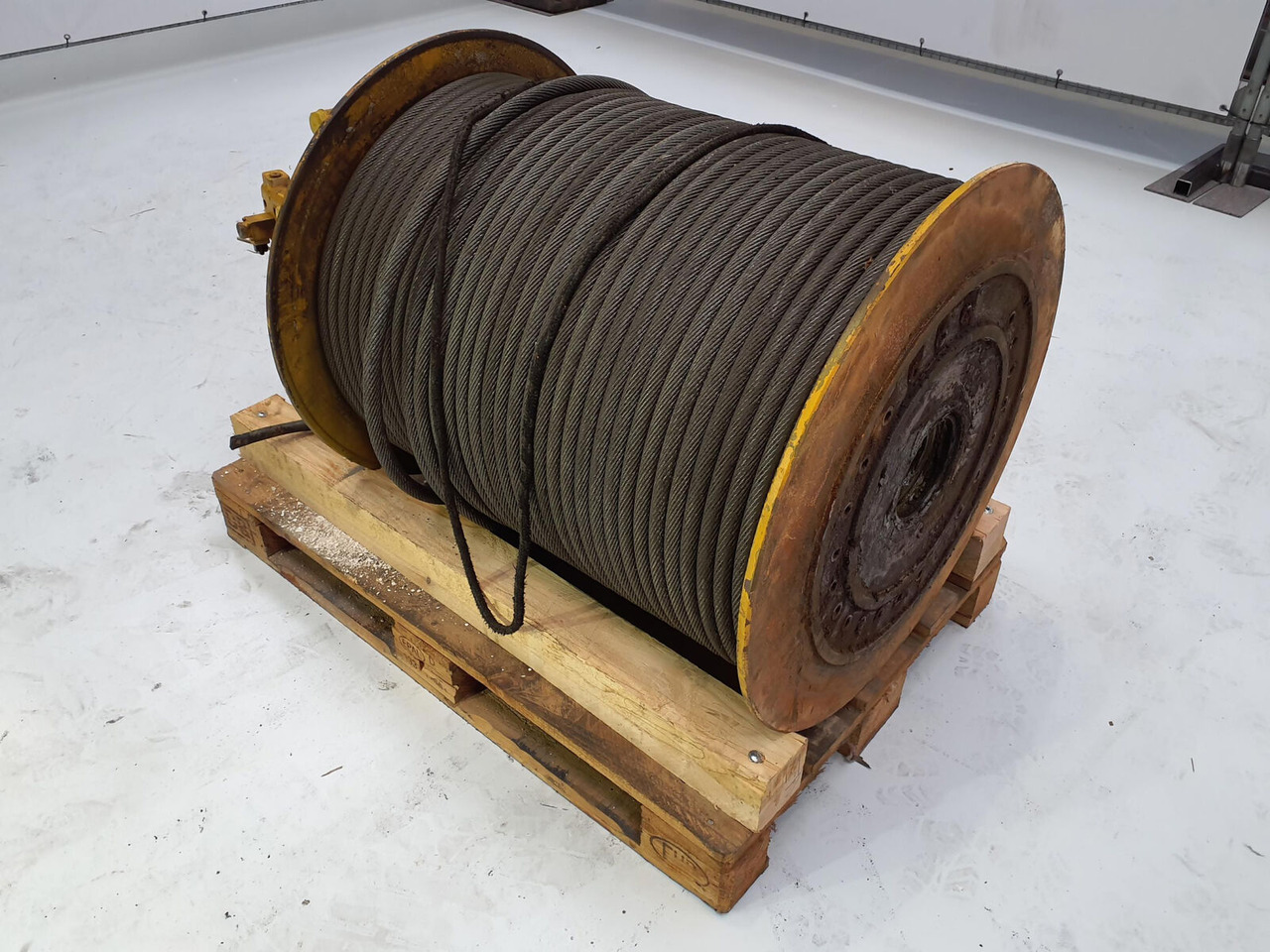 Liebherr LTM 1160-2 complete 1e winch - Treuil pour Grue mobile: photos 2 Liebherr LTM 1160-2 complete 1e winch - Treuil pour Grue mobile: photos 2