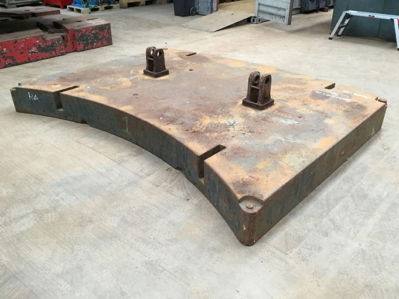 Liebherr LTM 1160 counterweight 12,0 ton - Contrepoids pour Grue mobile: photos 2 Liebherr LTM 1160 counterweight 12,0 ton - Contrepoids pour Grue mobile: photos 2