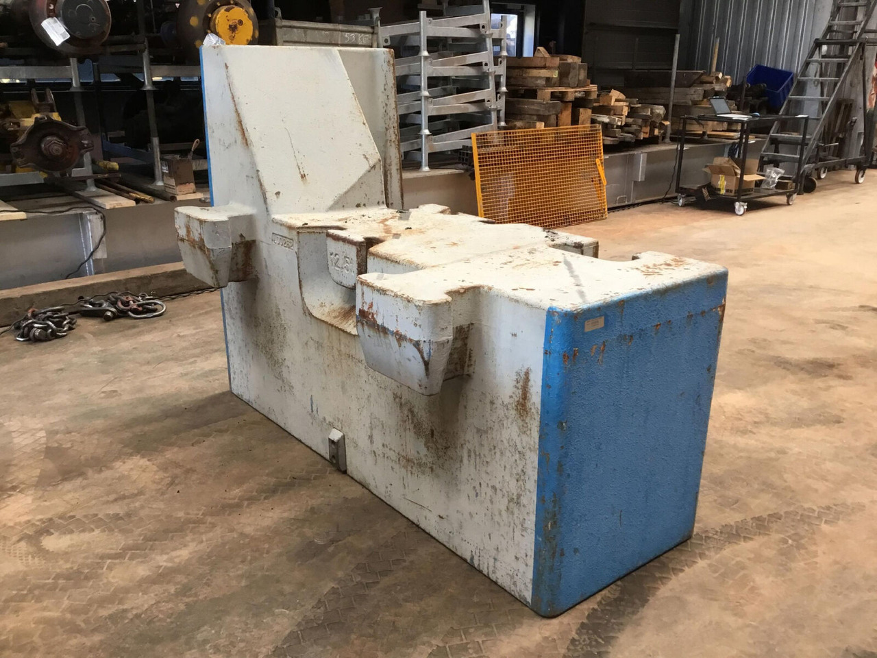 Liebherr LTM 1250-6.1 counterweight 12,5 ton - Contrepoids pour Grue mobile: photos 1 Liebherr LTM 1250-6.1 counterweight 12,5 ton - Contrepoids pour Grue mobile: photos 1