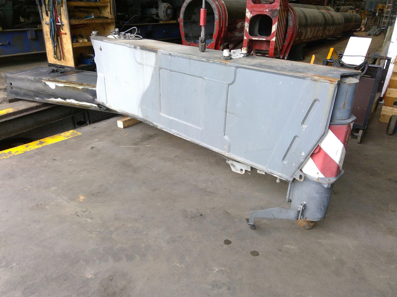 Liebherr LTM 1250-6.1 outrigger beam complete rear - Suspension pour Grue: photos 1 Liebherr LTM 1250-6.1 outrigger beam complete rear - Suspension pour Grue: photos 1