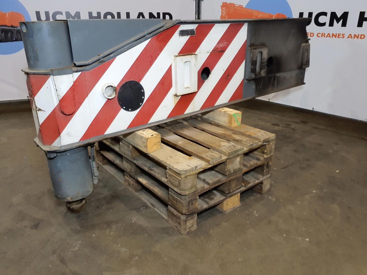 Liebherr LTM 1250-6.1 outriggerbeam front with support cylinder - Suspension pour Grue: photos 2 Liebherr LTM 1250-6.1 outriggerbeam front with support cylinder - Suspension pour Grue: photos 2