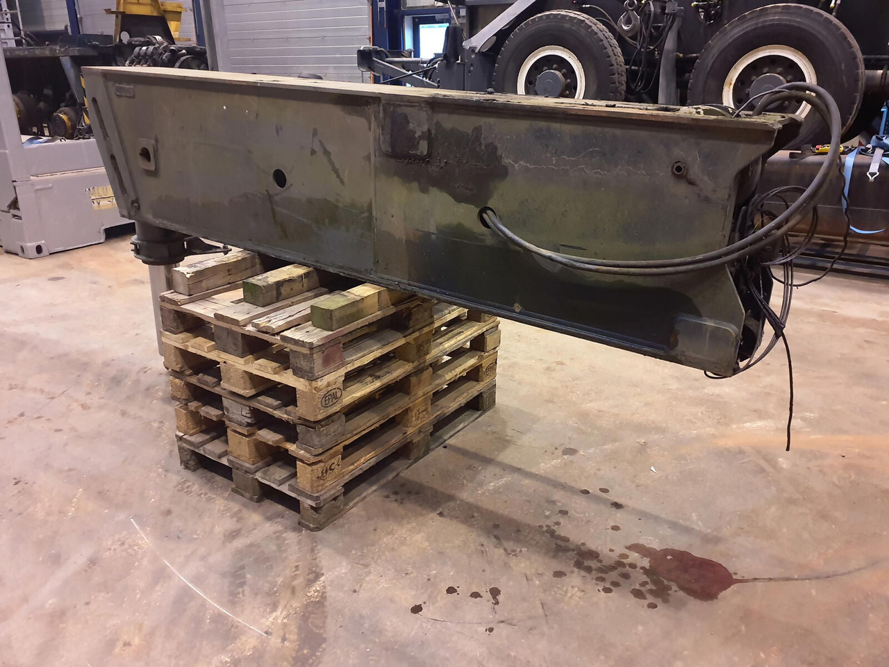 Liebherr LTM 1300 outrigger complete front R - Suspension pour Grue mobile: photos 3 Liebherr LTM 1300 outrigger complete front R - Suspension pour Grue mobile: photos 3