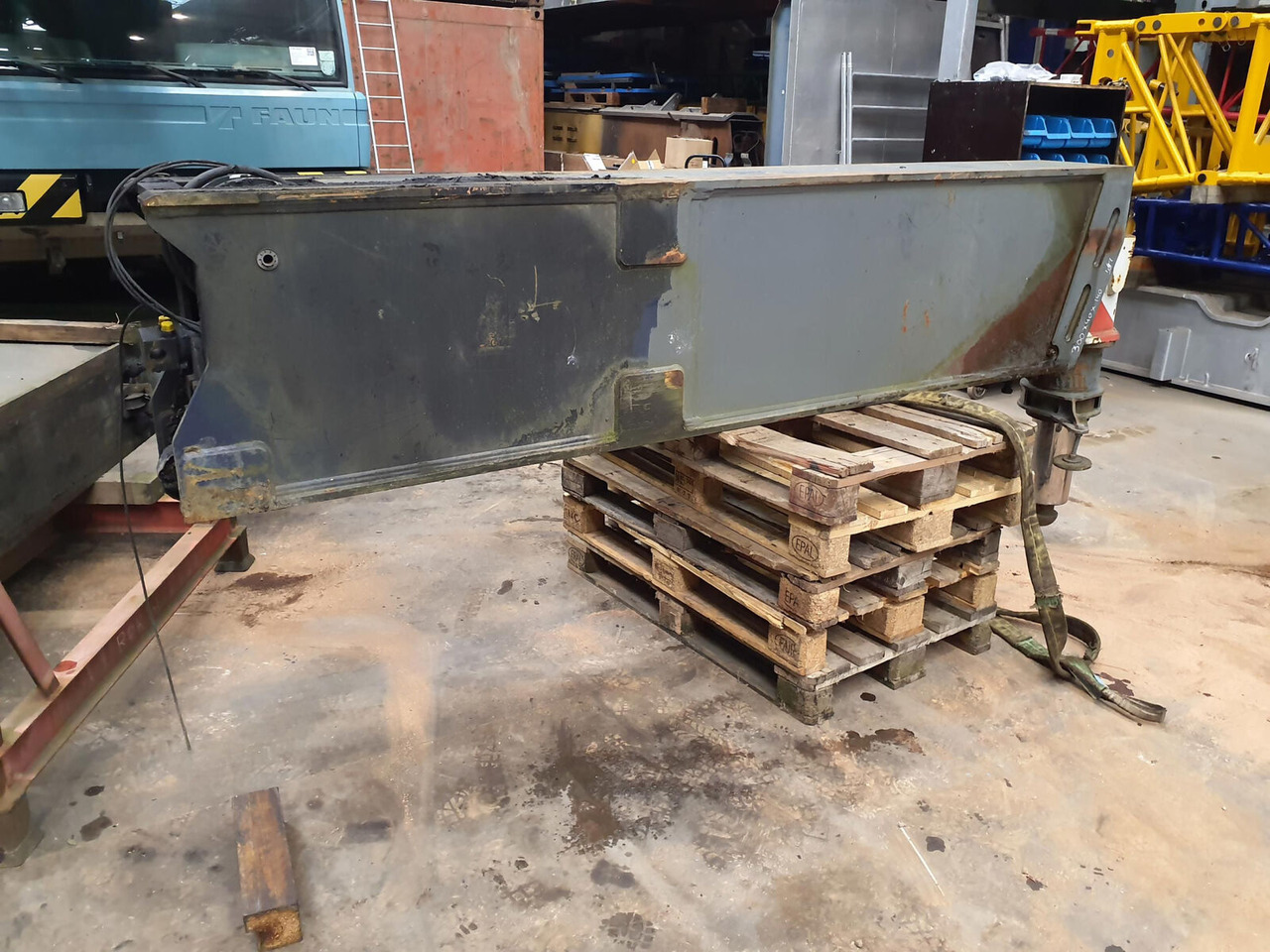 Liebherr LTM 1300 outrigger complete rear L - Suspension pour Grue mobile: photos 4 Liebherr LTM 1300 outrigger complete rear L - Suspension pour Grue mobile: photos 4