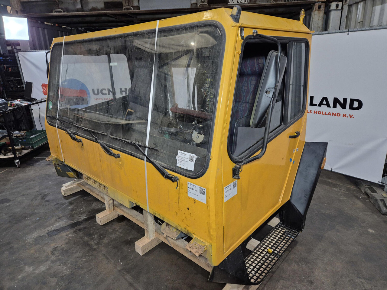 Liebherr LTM drivers cabin - Cabine pour Grue mobile: photos 2 Liebherr LTM drivers cabin - Cabine pour Grue mobile: photos 2