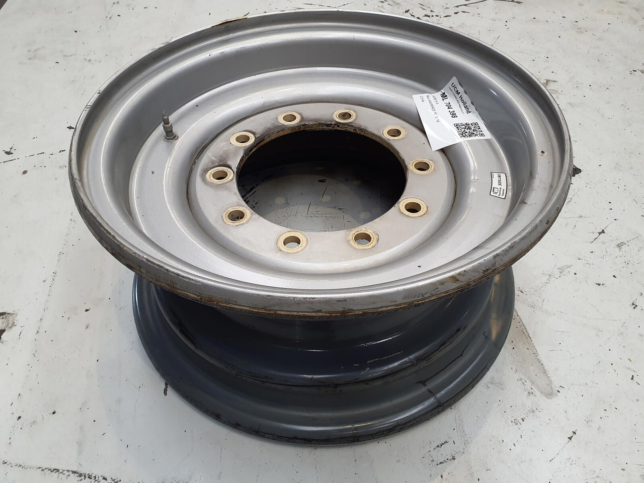 Liebherr Rim 445/95R25 10 12 1p - Jante pour Grue: photos 1 Liebherr Rim 445/95R25 10 12 1p - Jante pour Grue: photos 1