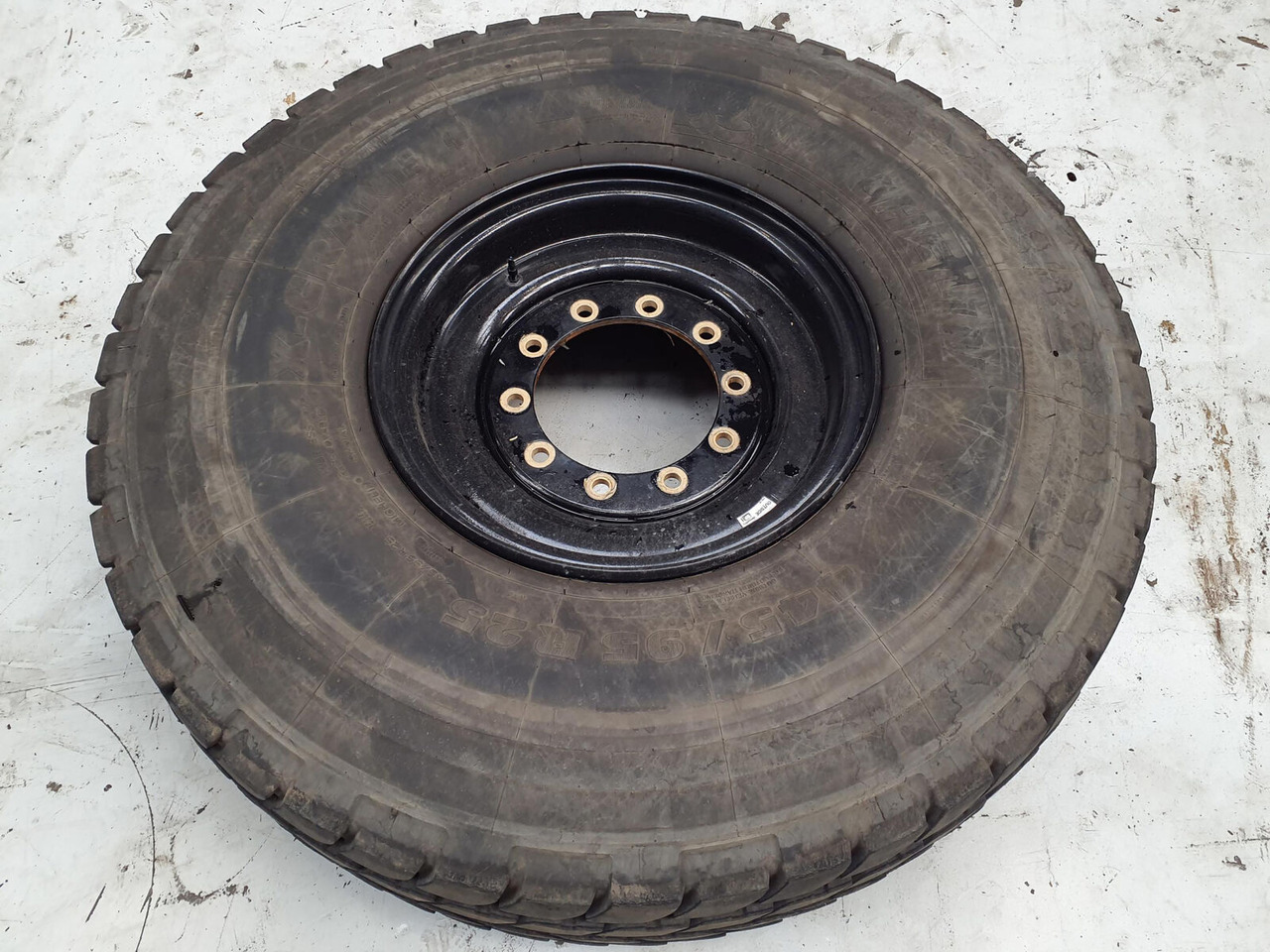 Liebherr Wheel 445/95R25 10 12 1p - Roue complète pour Grue: photos 2 Liebherr Wheel 445/95R25 10 12 1p - Roue complète pour Grue: photos 2