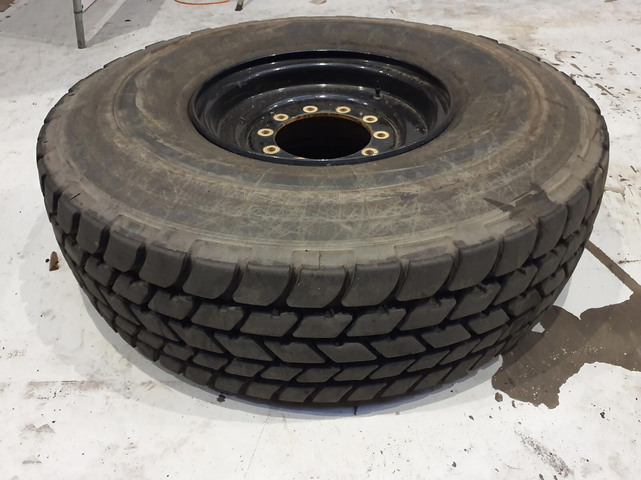 Liebherr Wheel 445/95R25 10 12 1p - Roue complète: photos 1 Liebherr Wheel 445/95R25 10 12 1p - Roue complète: photos 1