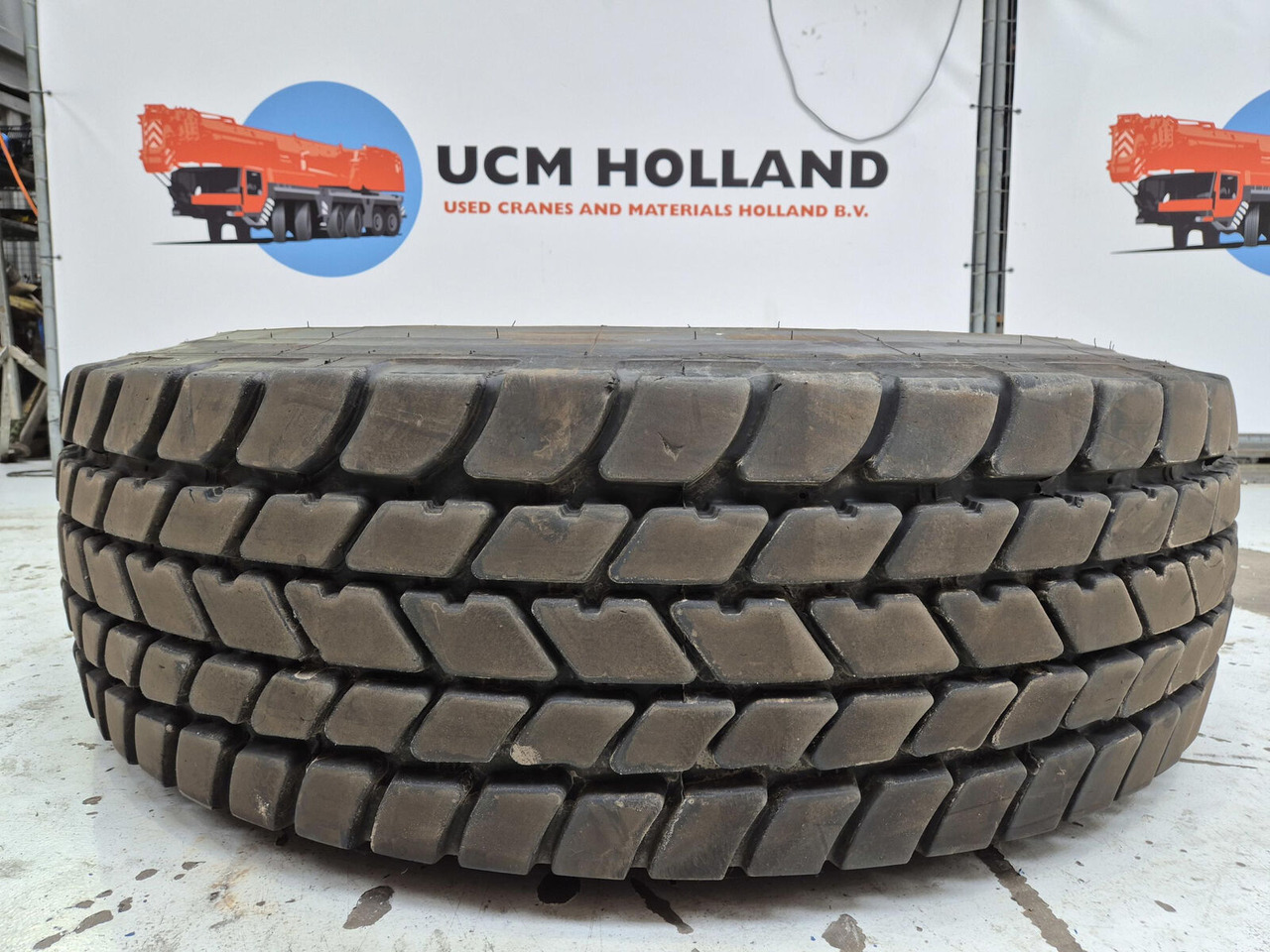 Liebherr Wheel 445/95R25 10 12 1p - Roue complète: photos 3 Liebherr Wheel 445/95R25 10 12 1p - Roue complète: photos 3