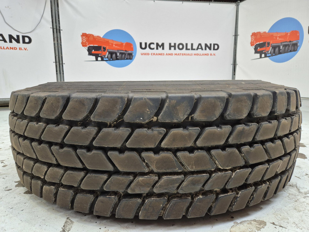 Liebherr Wheel 445/95R25 10 12 1p - Roue complète: photos 3 Liebherr Wheel 445/95R25 10 12 1p - Roue complète: photos 3