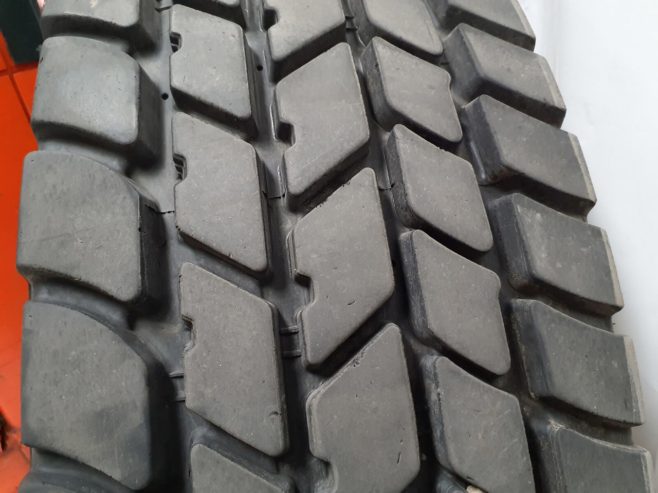 Michelin Wheel 445/95R25 10 12 1p - Roue complète pour Grue: photos 5 Michelin Wheel 445/95R25 10 12 1p - Roue complète pour Grue: photos 5