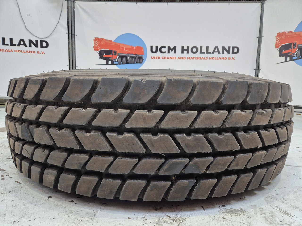 Michelin Wheel 445/95R25 10 12 1p - Roue complète pour Grue: photos 3 Michelin Wheel 445/95R25 10 12 1p - Roue complète pour Grue: photos 3