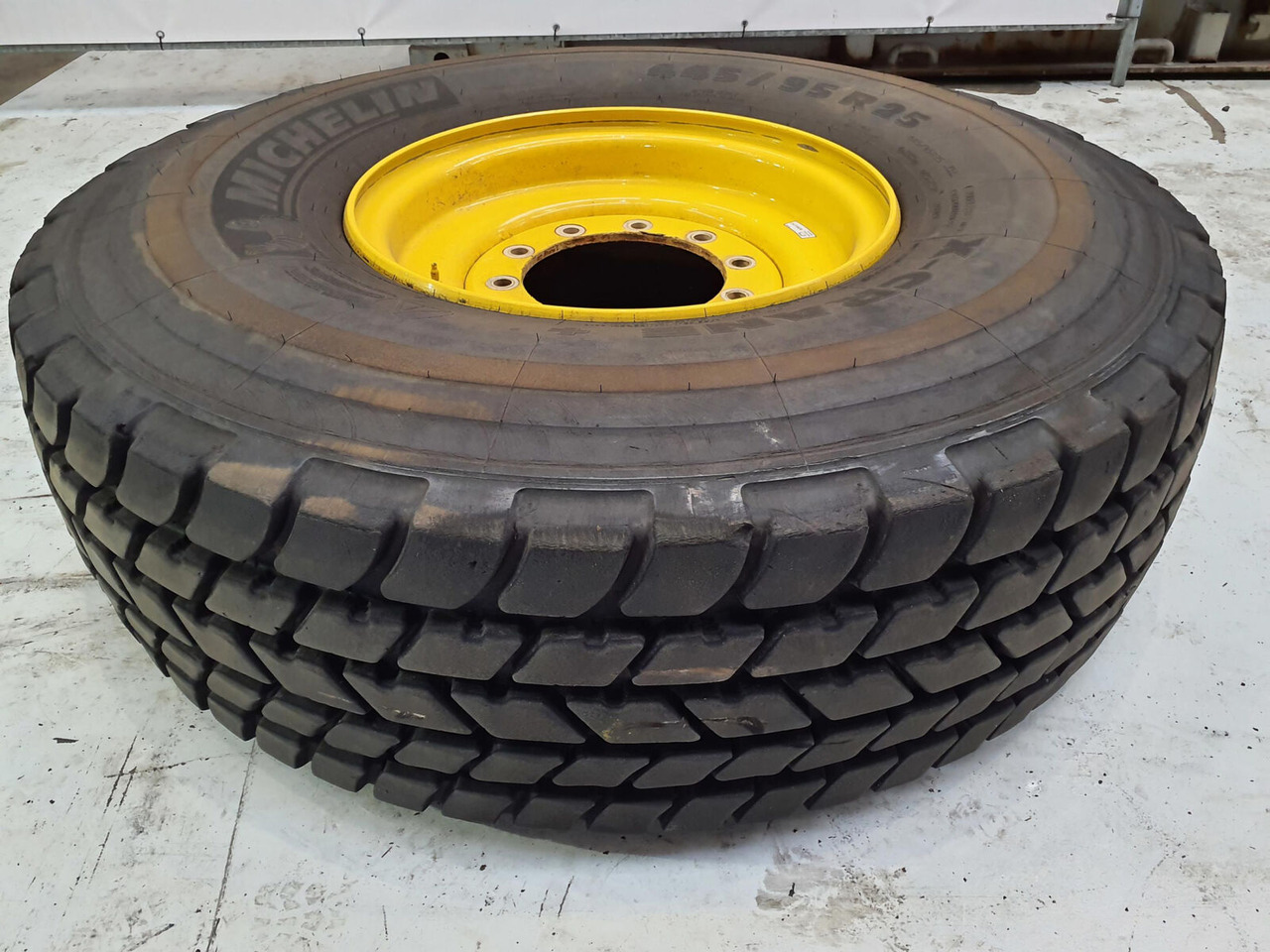Michelin Wheel 445/95R25 10 12 1p - Roue complète pour Grue: photos 1 Michelin Wheel 445/95R25 10 12 1p - Roue complète pour Grue: photos 1