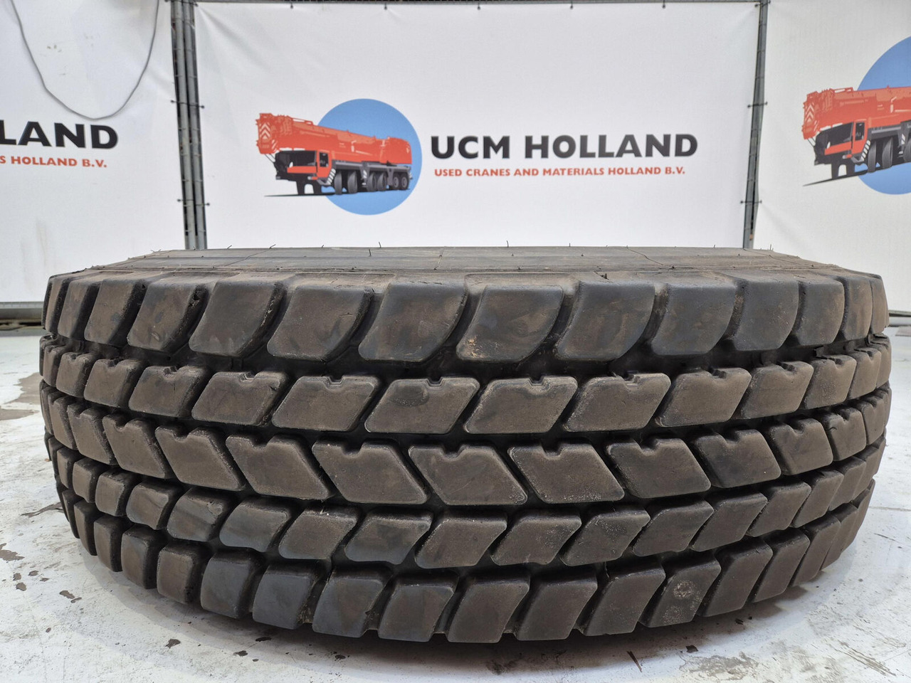 Michelin Wheel 445/95R25 10 12 1p - Roue complète: photos 3 Michelin Wheel 445/95R25 10 12 1p - Roue complète: photos 3