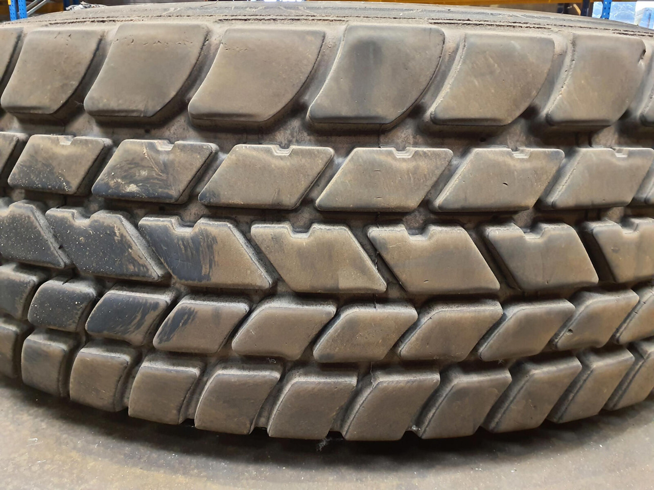 Michelin Wheel 445/95R25 12 13.4 2p alu - Roue complète pour Grue: photos 3 Michelin Wheel 445/95R25 12 13.4 2p alu - Roue complète pour Grue: photos 3