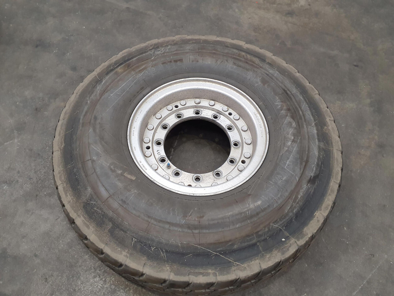Michelin Wheel 445/95R25 12 13.4 2p alu - Roue complète pour Grue: photos 1 Michelin Wheel 445/95R25 12 13.4 2p alu - Roue complète pour Grue: photos 1