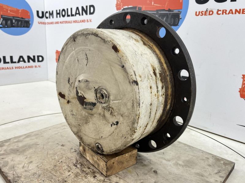 PPM 480 ATT planetary gear 22-25-74-38-3pl-H135-46 - Suspension pour Grue: photos 2 PPM 480 ATT planetary gear 22-25-74-38-3pl-H135-46 - Suspension pour Grue: photos 2