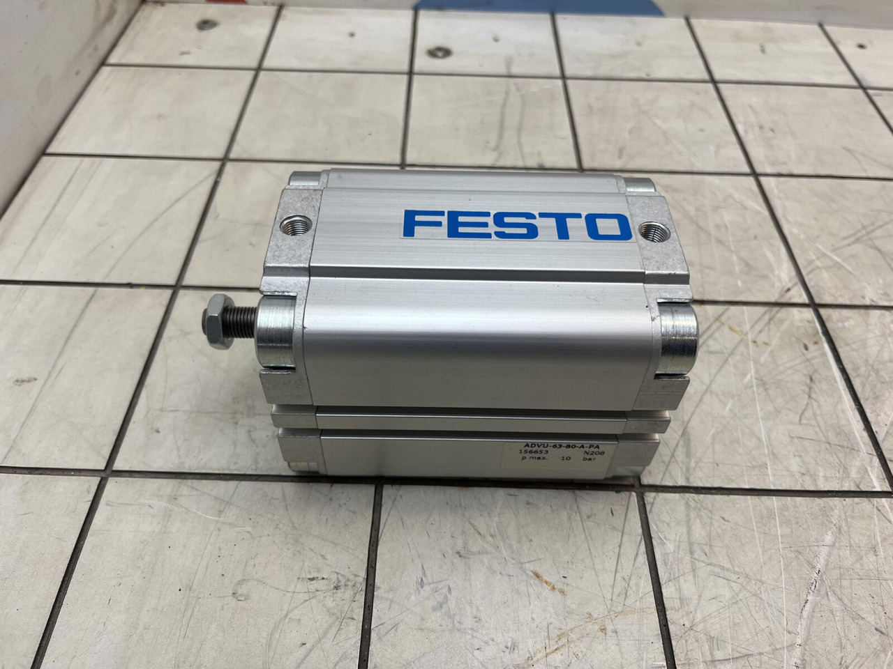 Festo pneumatic compact cylinder - Pièces de rechange pour Grue: photos 4 Festo pneumatic compact cylinder - Pièces de rechange pour Grue: photos 4