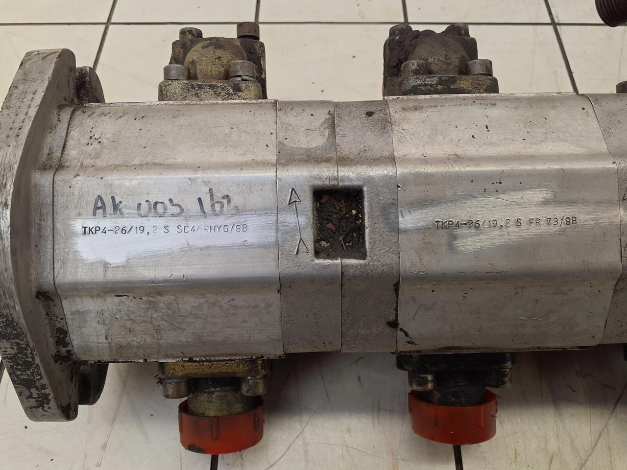 Sauer Sundstrand 3 way gear pump - Pompe hydraulique pour Grue mobile: photos 5 Sauer Sundstrand 3 way gear pump - Pompe hydraulique pour Grue mobile: photos 5