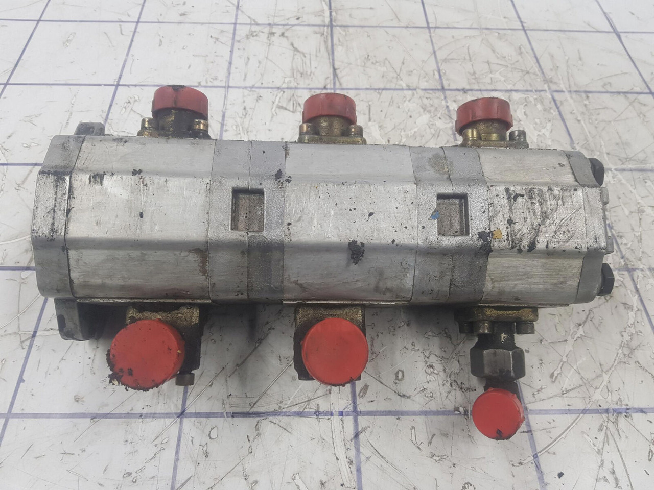 Sauer Sundstrand 3 way gear pump - Pompe hydraulique pour Grue mobile: photos 4 Sauer Sundstrand 3 way gear pump - Pompe hydraulique pour Grue mobile: photos 4