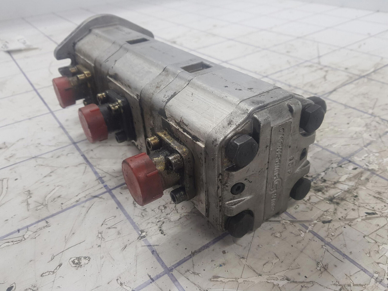 Sauer Sundstrand 3 way gear pump - Pompe hydraulique pour Grue mobile: photos 3 Sauer Sundstrand 3 way gear pump - Pompe hydraulique pour Grue mobile: photos 3