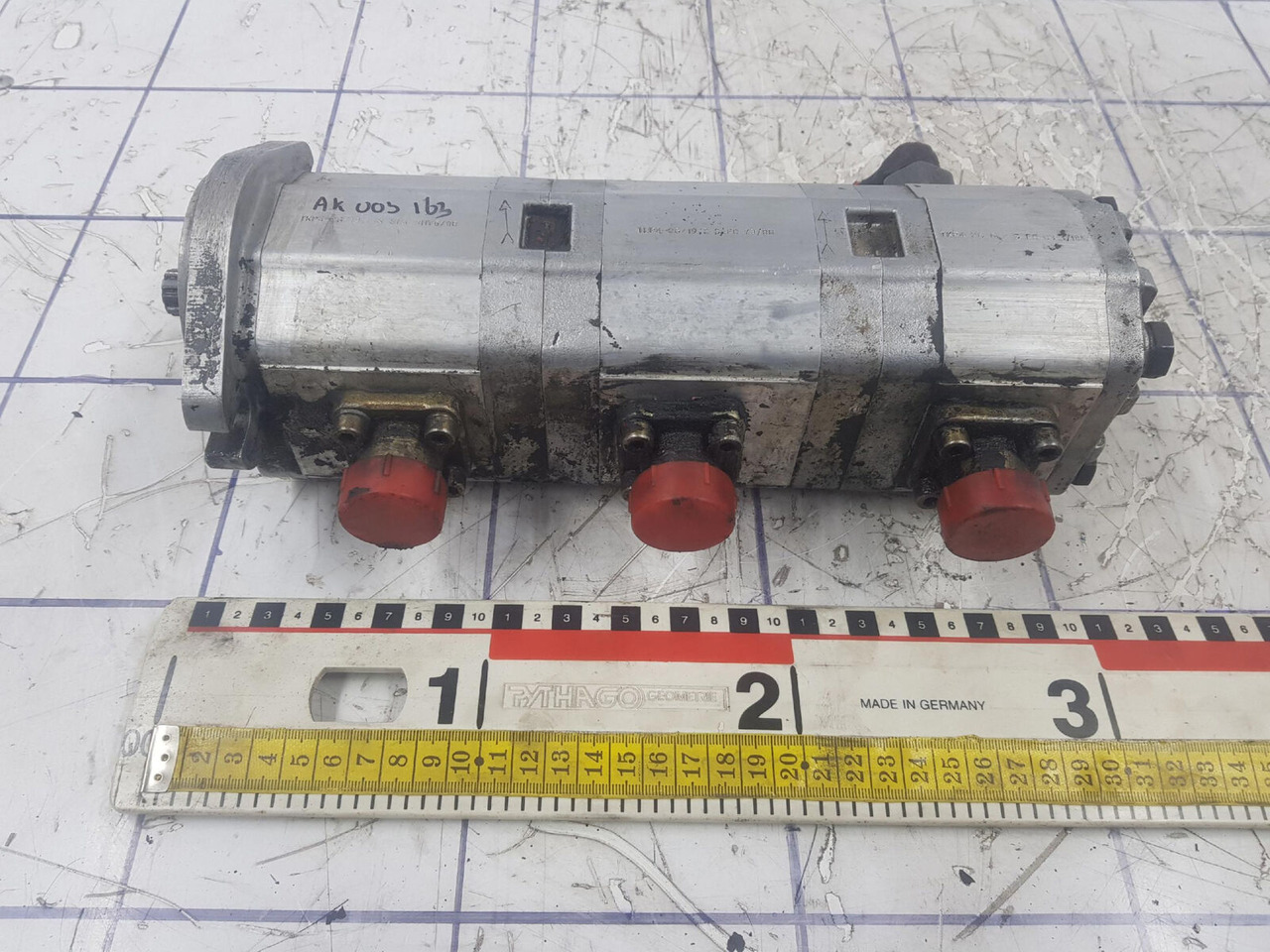 Sauer Sundstrand 3 way gear pump - Pompe hydraulique pour Grue mobile: photos 1 Sauer Sundstrand 3 way gear pump - Pompe hydraulique pour Grue mobile: photos 1