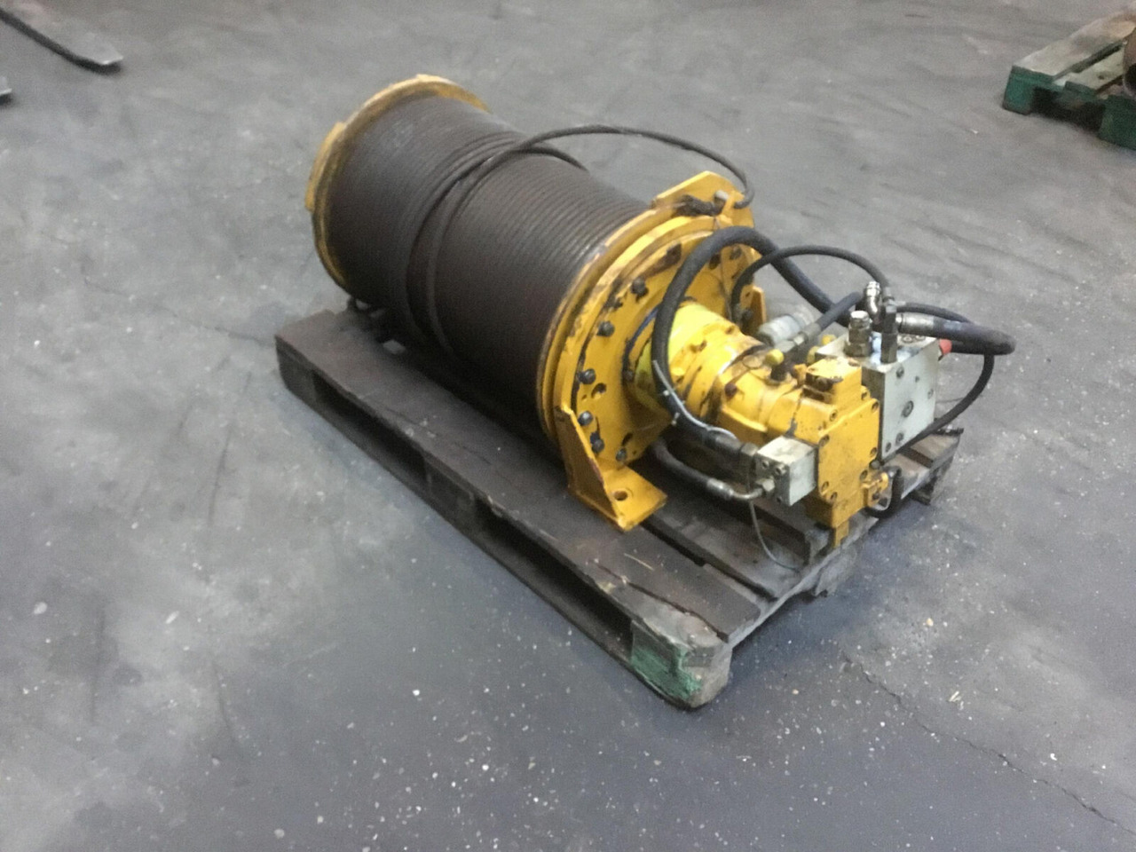 Spierings SK 477 winch - Treuil pour Grue mobile: photos 2 Spierings SK 477 winch - Treuil pour Grue mobile: photos 2
