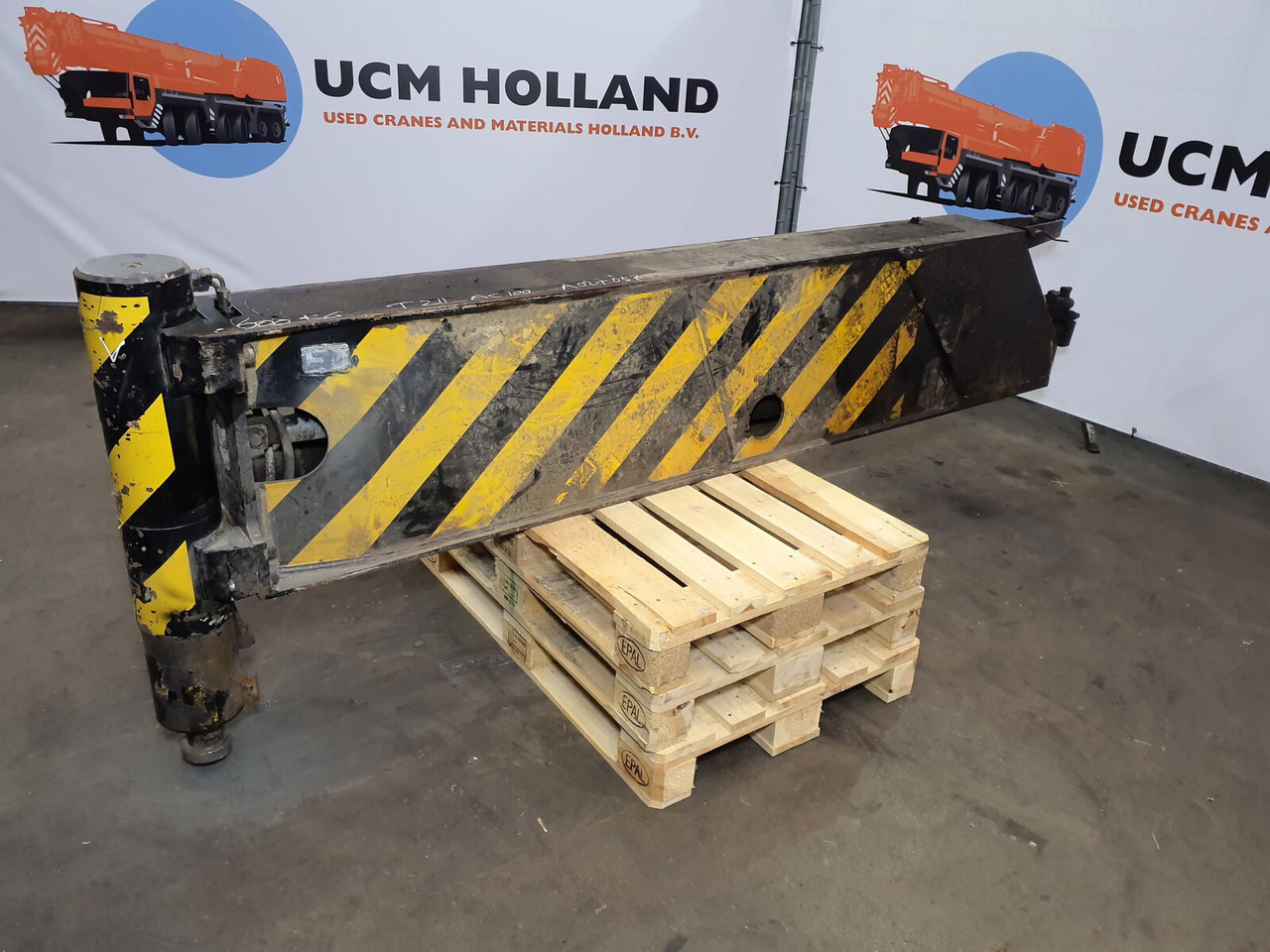 Terex AC 100 outrigger beam complete front - Suspension pour Grue: photos 2 Terex AC 100 outrigger beam complete front - Suspension pour Grue: photos 2