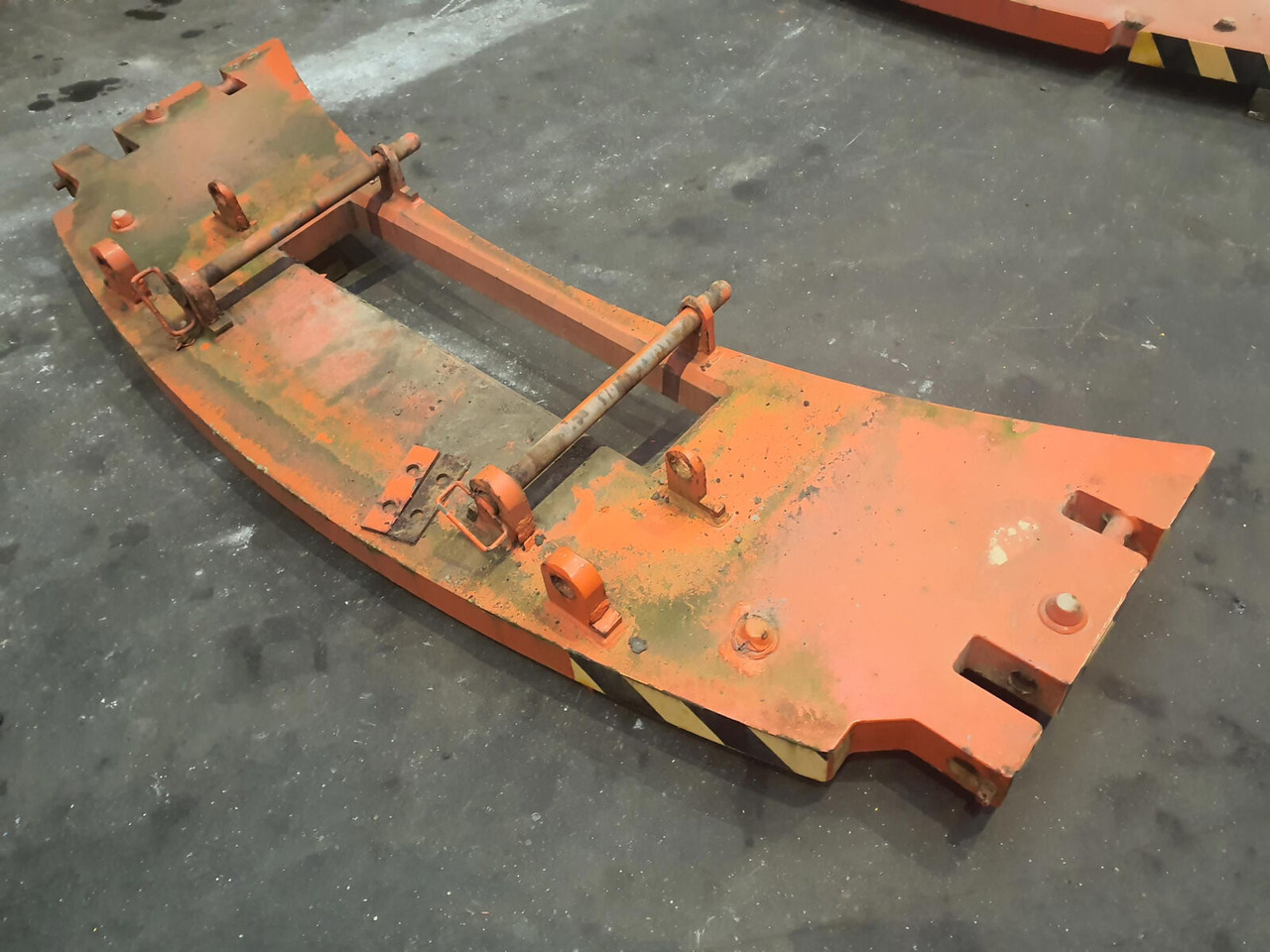Terex AC 155 counterweight 1,15T - Contrepoids pour Grue mobile: photos 1 Terex AC 155 counterweight 1,15T - Contrepoids pour Grue mobile: photos 1