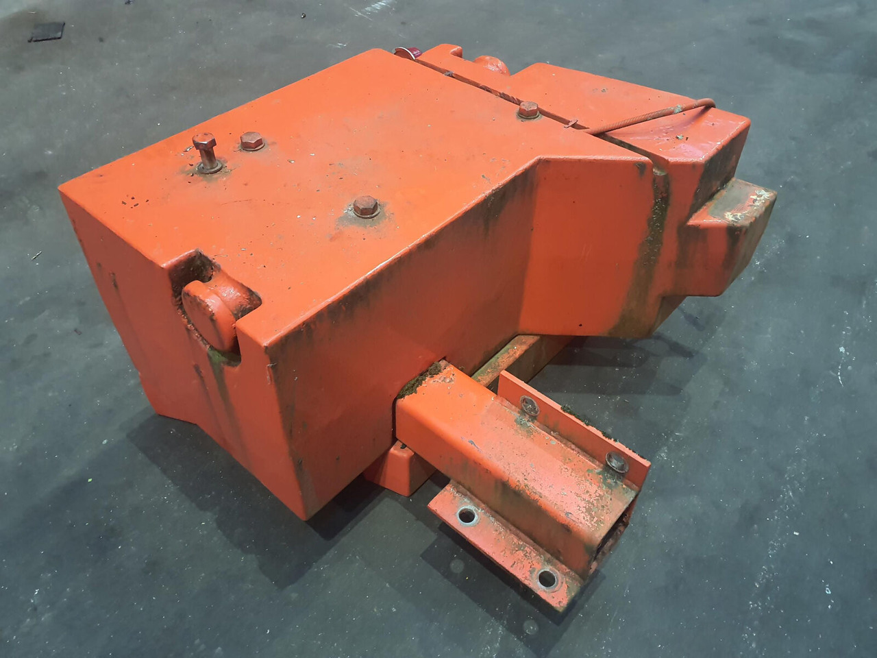 Terex AC 155 counterweight 1.2t + 0,3t right - Contrepoids pour Grue mobile: photos 3 Terex AC 155 counterweight 1.2t + 0,3t right - Contrepoids pour Grue mobile: photos 3