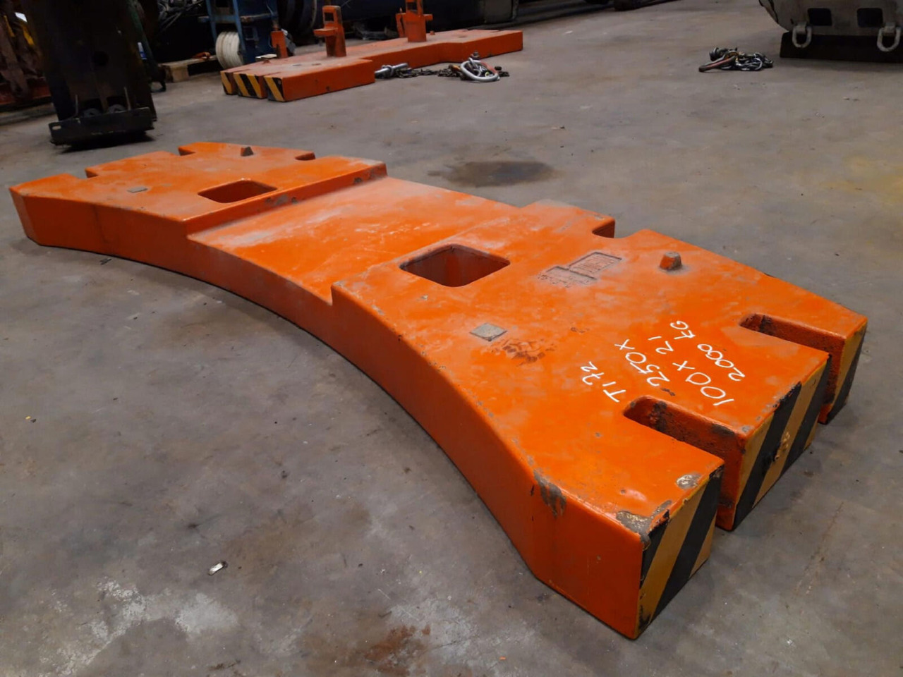 Terex AC 155 counterweight 2,0 ton - Contrepoids pour Grue mobile: photos 4 Terex AC 155 counterweight 2,0 ton - Contrepoids pour Grue mobile: photos 4