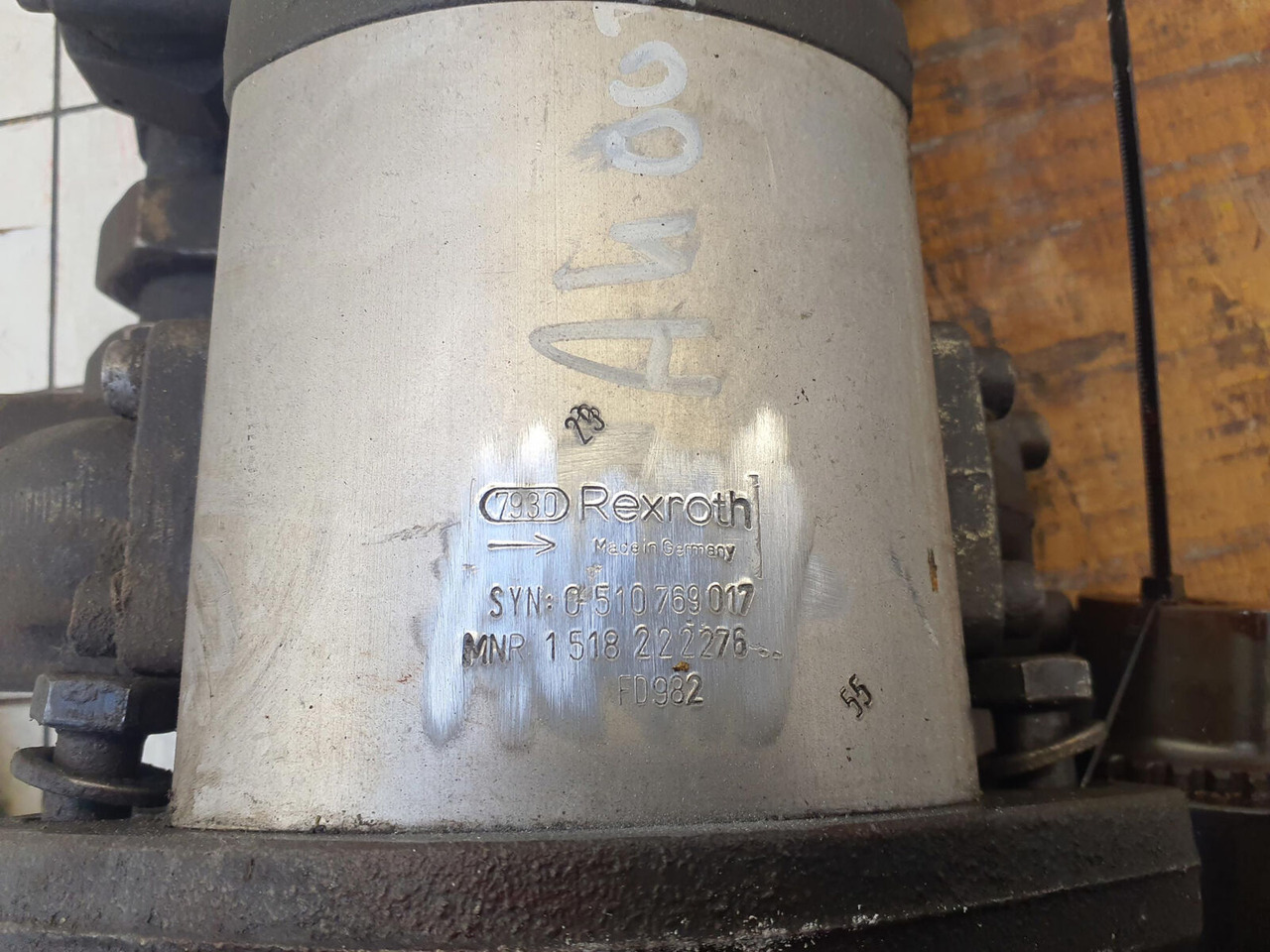 Terex AC 205 3 way gear pump - Pompe hydraulique pour Grue mobile: photos 5 Terex AC 205 3 way gear pump - Pompe hydraulique pour Grue mobile: photos 5