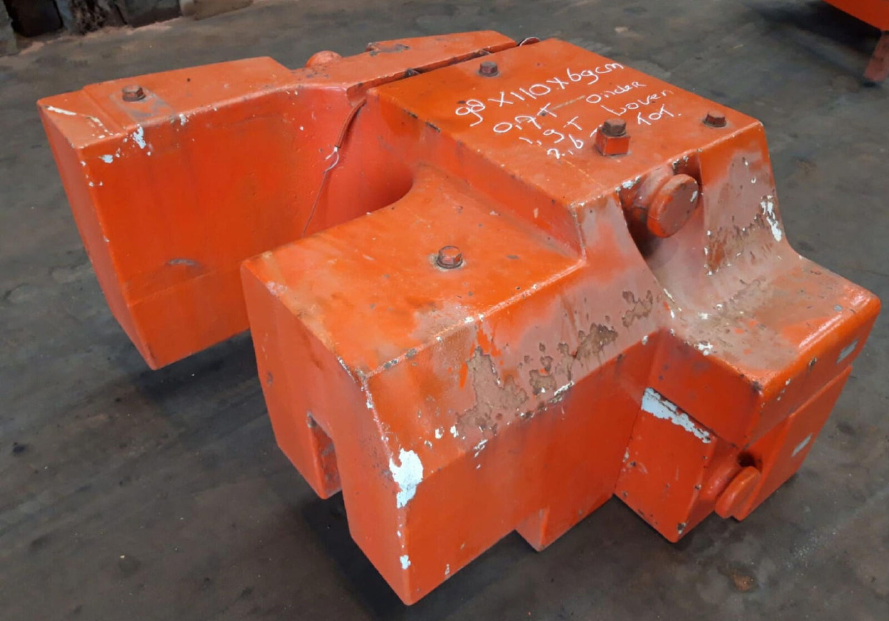 Terex AC 205 counterweight 2.6 ton (0.7/1.9t) - Contrepoids pour Grue mobile: photos 3 Terex AC 205 counterweight 2.6 ton (0.7/1.9t) - Contrepoids pour Grue mobile: photos 3