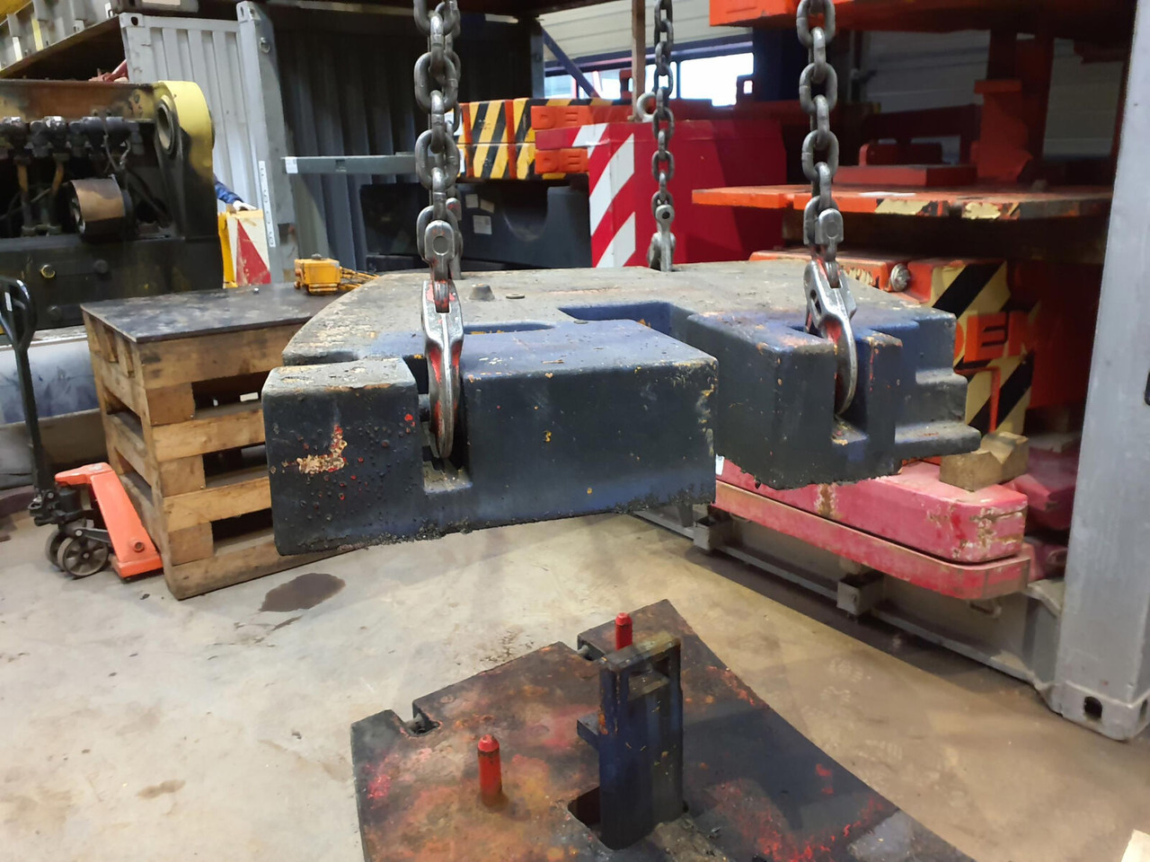 Terex AC 205 counterweight left side 1,9 ton - Contrepoids pour Grue mobile: photos 2 Terex AC 205 counterweight left side 1,9 ton - Contrepoids pour Grue mobile: photos 2