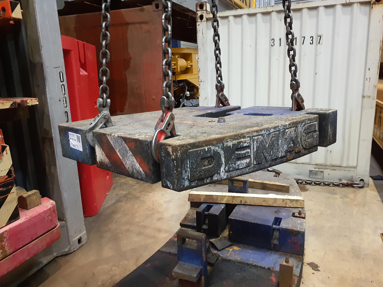 Terex AC 205 counterweight left side 1,9 ton - Contrepoids pour Grue mobile: photos 1 Terex AC 205 counterweight left side 1,9 ton - Contrepoids pour Grue mobile: photos 1