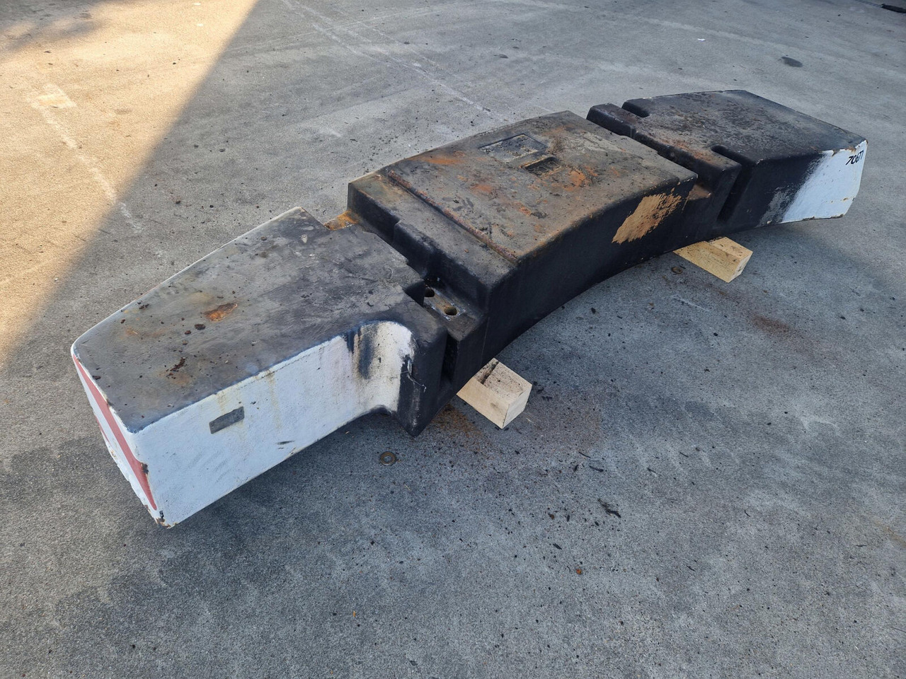 Terex AC 40 CITY counterweight 2.35T - Contrepoids pour Grue mobile: photos 2 Terex AC 40 CITY counterweight 2.35T - Contrepoids pour Grue mobile: photos 2